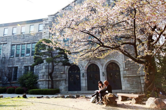 其實韓國留學跟國內(nèi)大學費用差不多，這五所性價比超高的韓國大學在等你