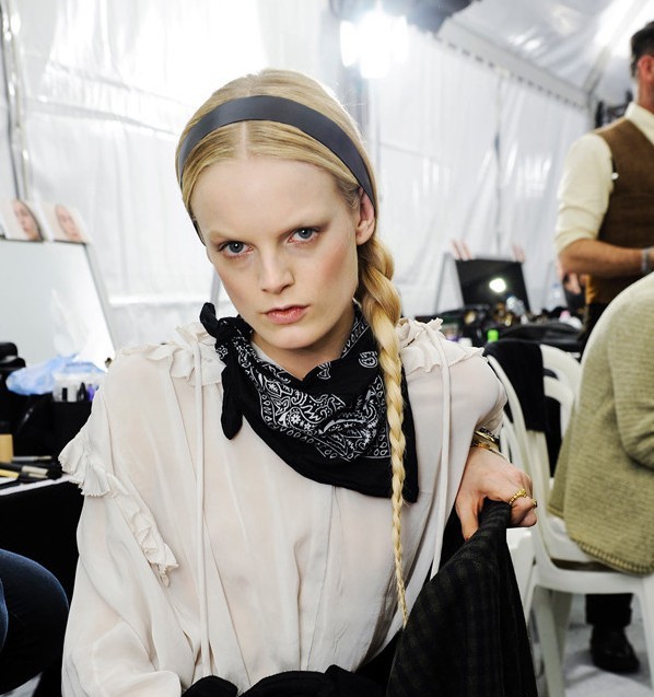 “魔發(fā)奇緣”俏麗麻花辮&亮麗美妝