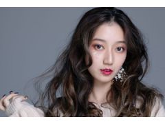 [學(xué)化妝人士專(zhuān)訪]何穗：不要因?yàn)橘I(mǎi)大牌而影響自己的生活質(zhì)量