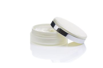 深圳化妝培訓(xùn)學(xué)校告訴你BB霜的5個秘密，讓你放心使用