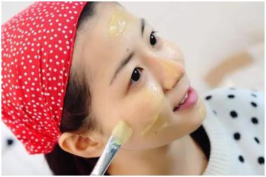 睡前美白護(hù)膚