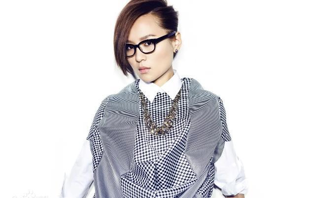 精心選周筆暢奶奶灰顯大臉