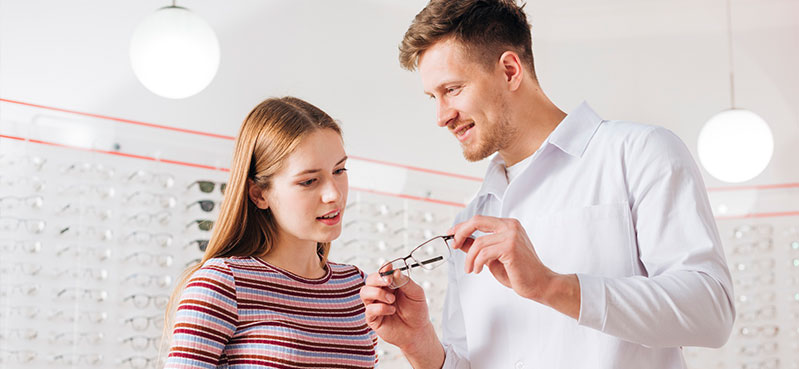 培養(yǎng)光學(xué)行業(yè)精英人才：正規(guī)驗(yàn)光師培訓(xùn)機(jī)構(gòu)助你搶占職業(yè)制高點(diǎn)