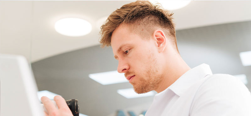 引領(lǐng)光學(xué)時(shí)代：正規(guī)驗(yàn)光師培訓(xùn)機(jī)構(gòu)推動(dòng)行業(yè)創(chuàng)新與發(fā)展